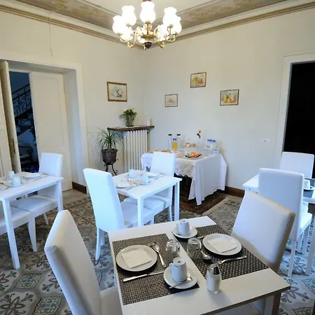 Il Motto Di Tommy Nocleg ze śniadaniem Castelveccana