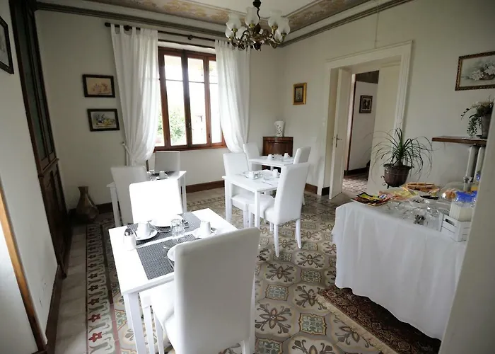 Il Motto Di Tommy Oda ve Kahvaltı Castelveccana